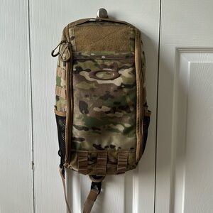 Oakley Extractor Sling Pack in Multicam